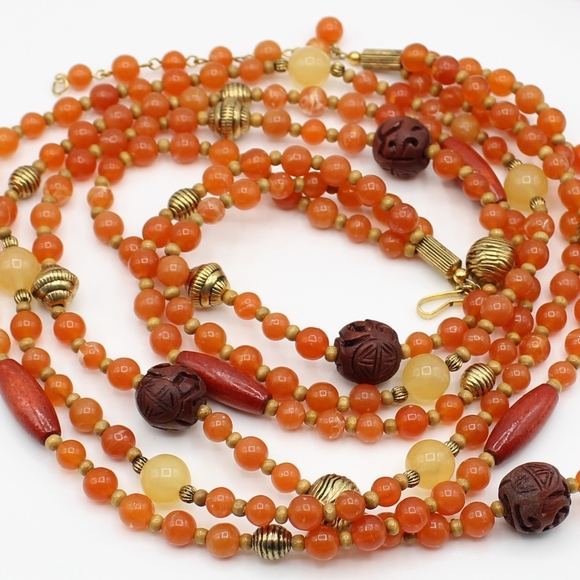 Vintage Avon 3 strand acrylic and wood bead necklace - Picture 3 of 4
